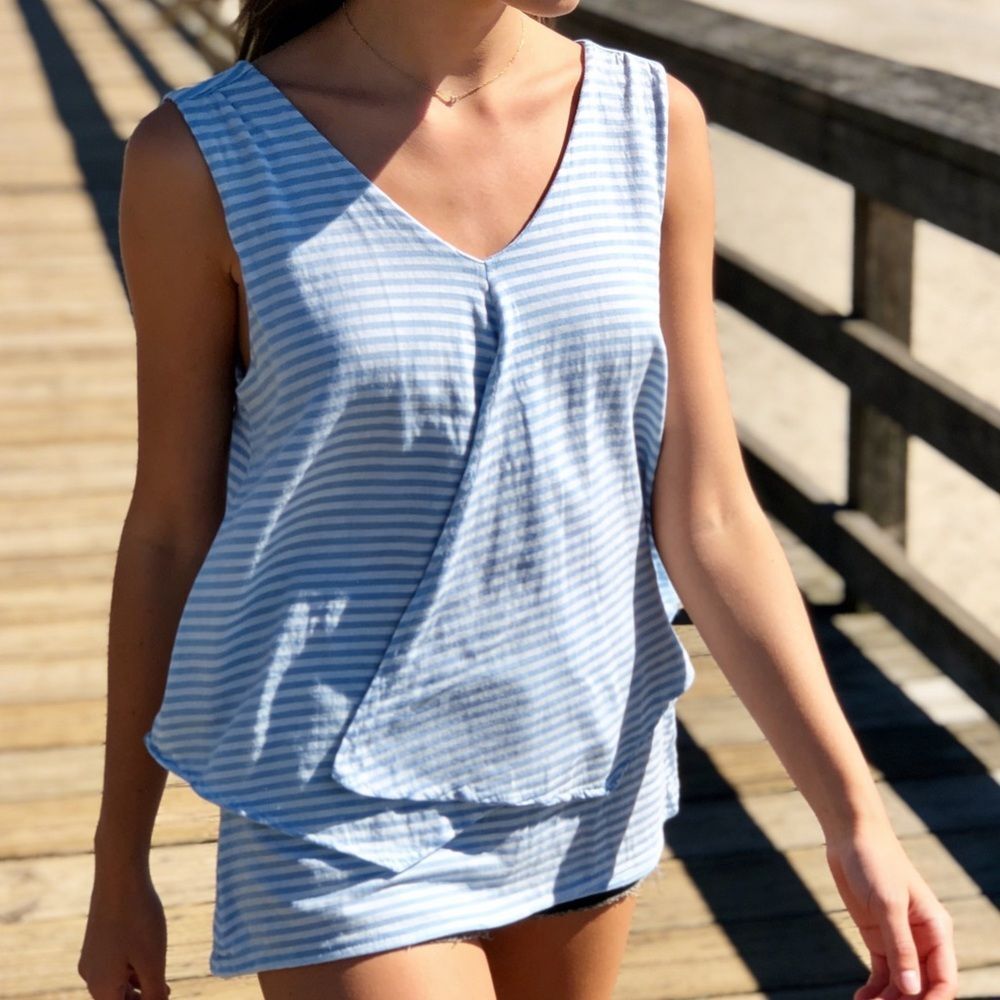 Lulu-B women’s Sleeveless Layered Stripe V-Neck Top - Light Blue/White size L